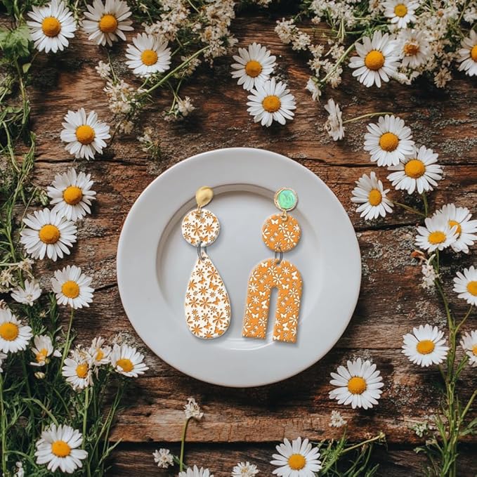 CHGCRAFT Daisy Polymer Clay Texture Sheets Butterfly Silicone Texture Stamp Clay Texture Mat Flower Modeling Pattern Pad Texture Sheets for Polymer Clay Jewelry and Clay Earrings Tools